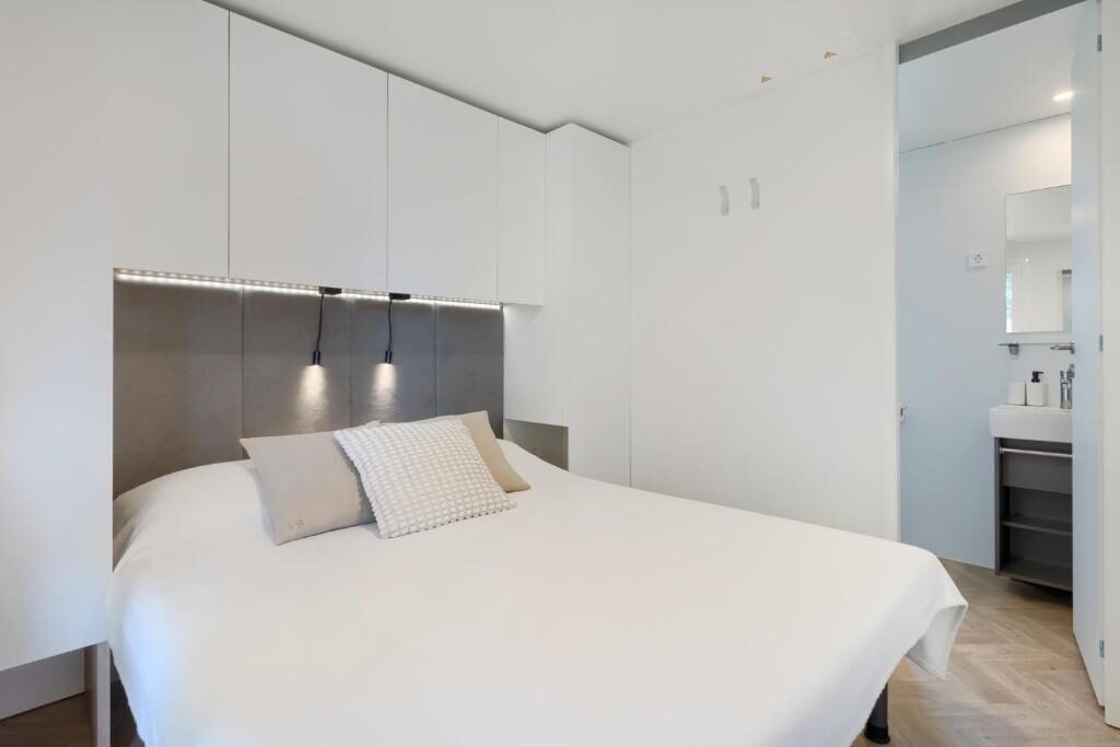 Luxury Two-Bedroom Mobile Home with Terrace and Sea View D